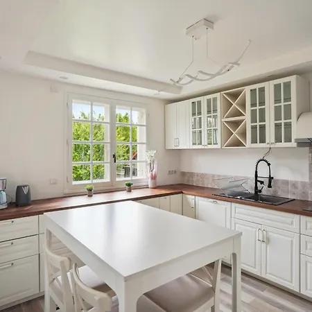 Appartamento Chic And Spacious House With Parking, Balcony And Garden Morangis (Essonne)